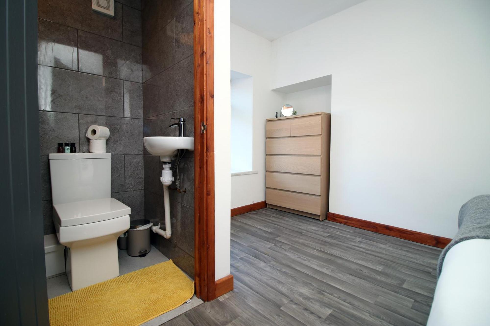 Fully Equipped Kitchen, Parking, City Centre Swansea Extérieur photo