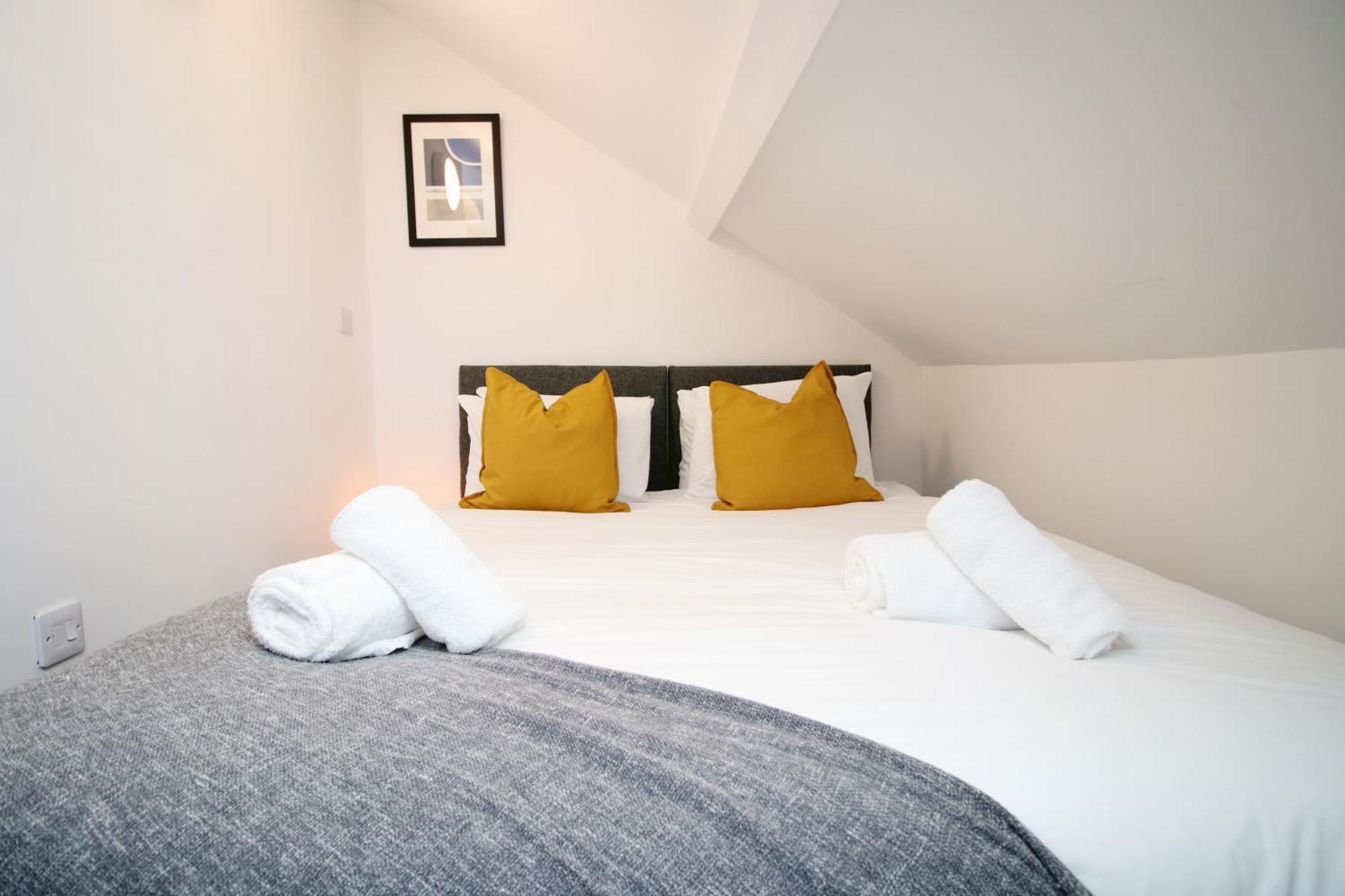 Fully Equipped Kitchen, Parking, City Centre Swansea Extérieur photo