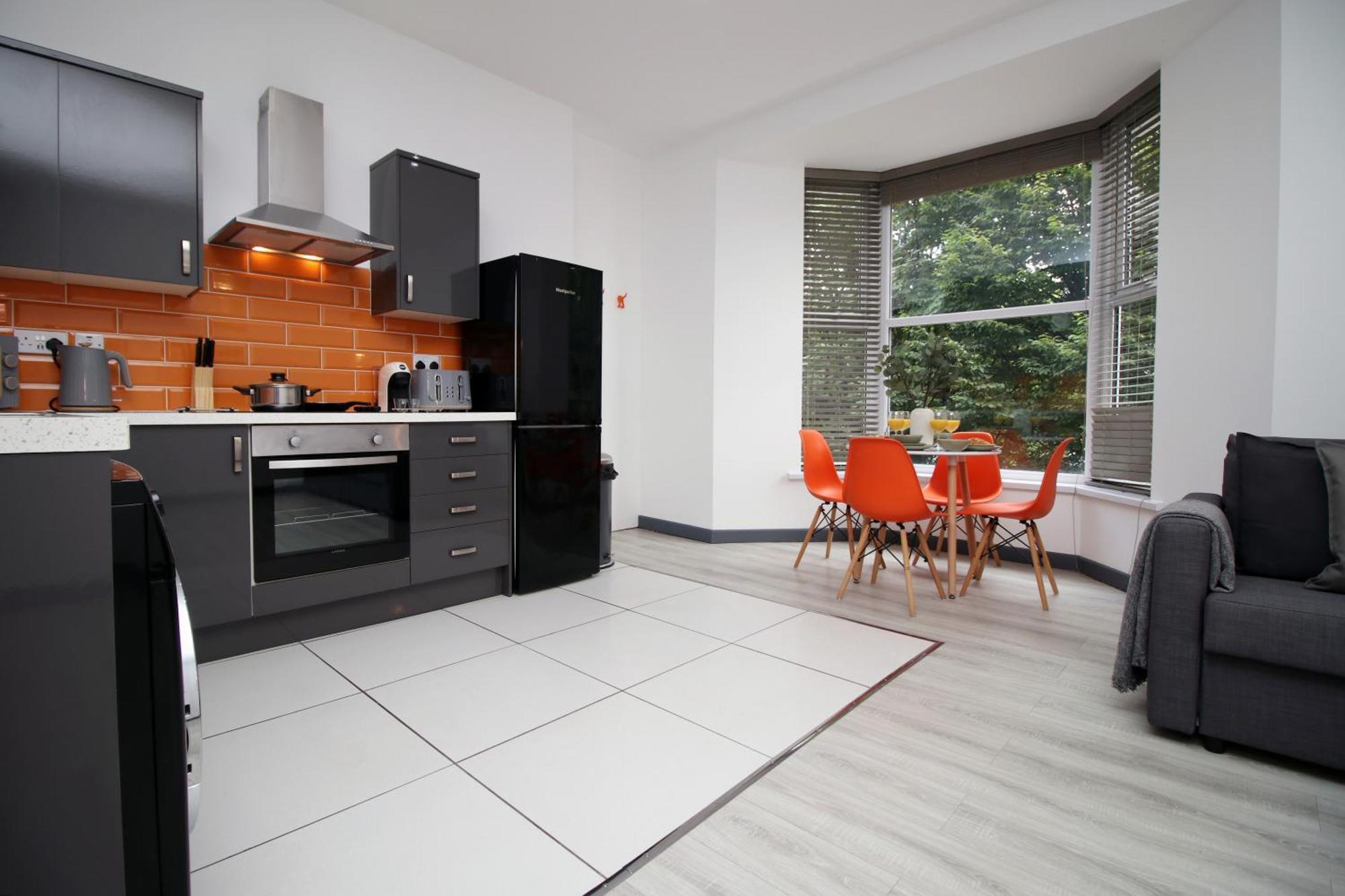 Fully Equipped Kitchen, Parking, City Centre Swansea Extérieur photo
