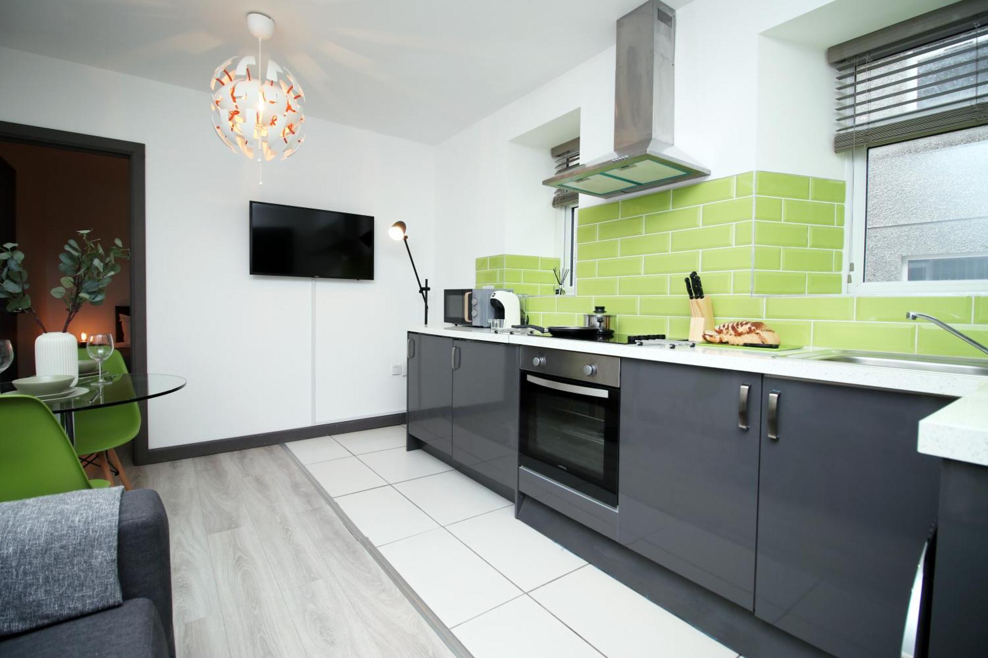 Fully Equipped Kitchen, Parking, City Centre Swansea Extérieur photo