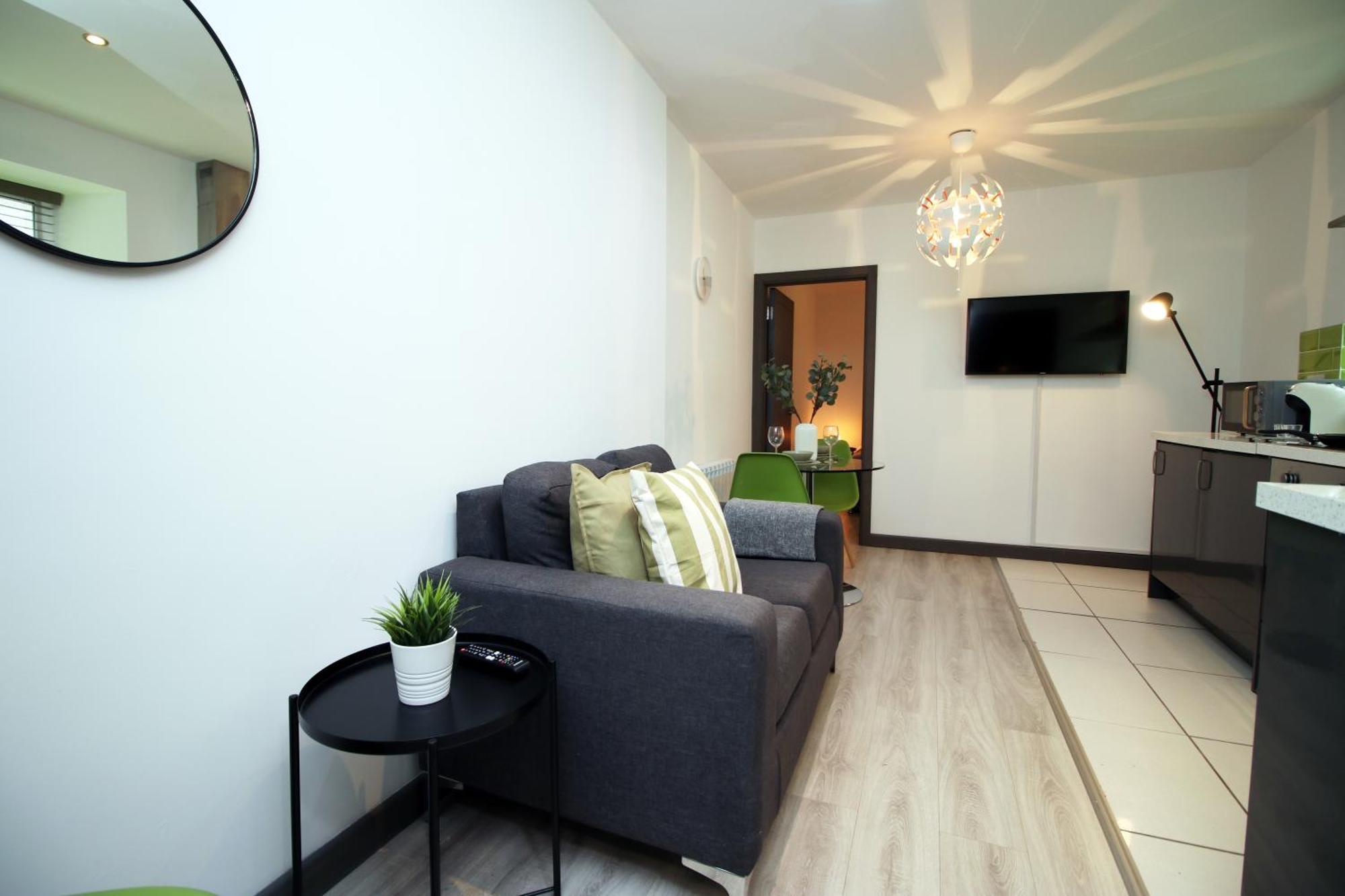 Fully Equipped Kitchen, Parking, City Centre Swansea Extérieur photo
