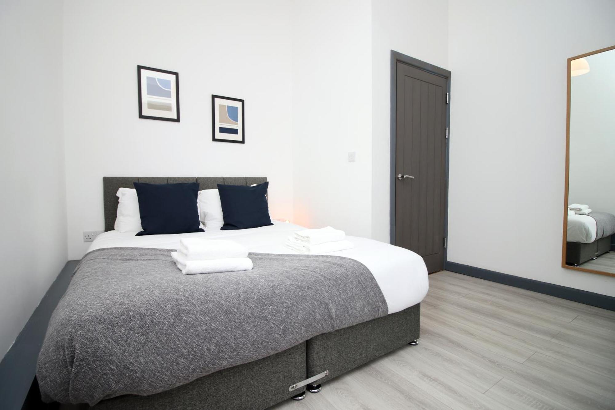 Fully Equipped Kitchen, Parking, City Centre Swansea Extérieur photo