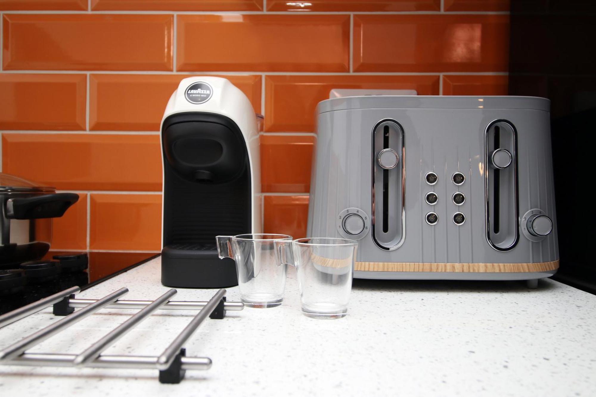 Fully Equipped Kitchen, Parking, City Centre Swansea Extérieur photo