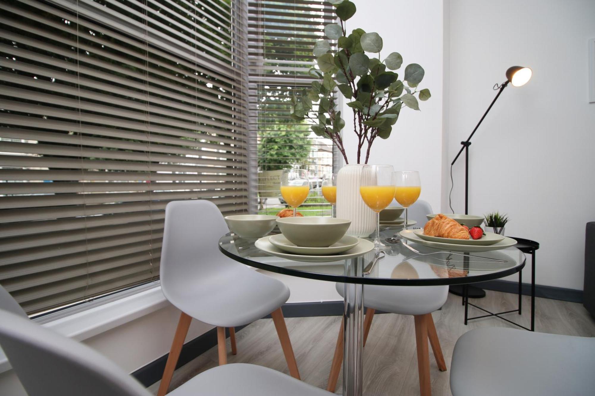 Fully Equipped Kitchen, Parking, City Centre Swansea Extérieur photo